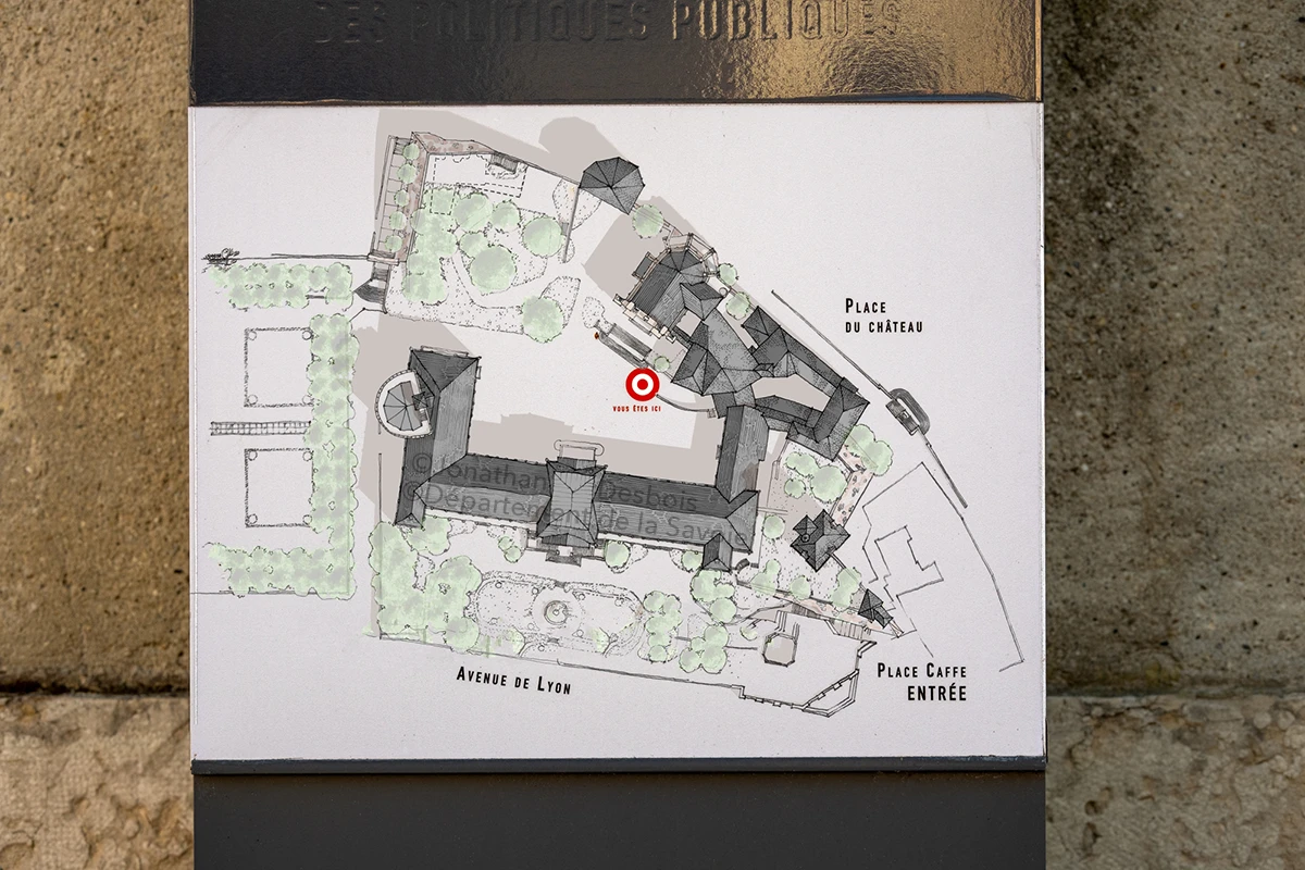 La signalétique d’accueil et d’orientation touristique du château des Ducs de Savoie.