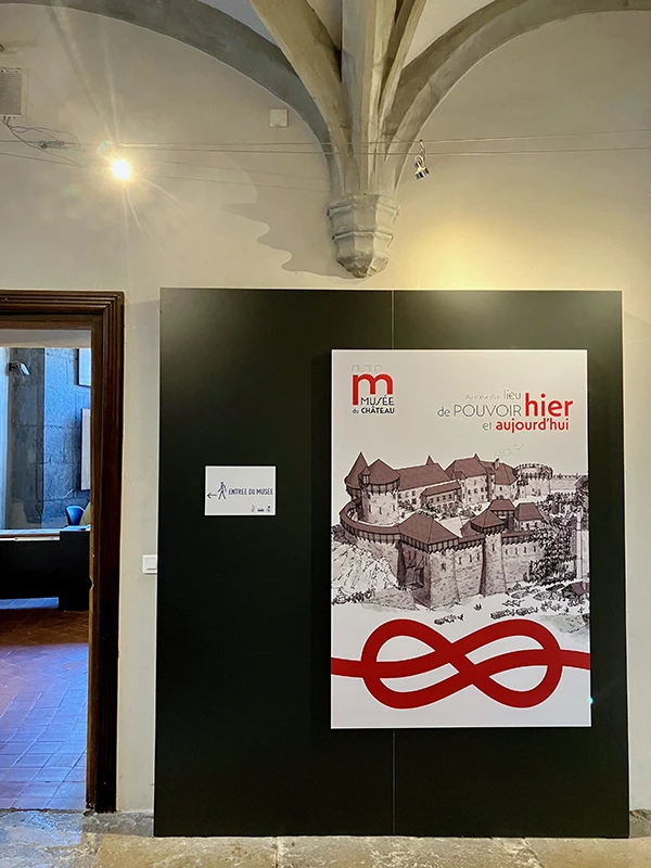 Photographie de l’exposition permanente de la Chambre des Comptes au château de Chambéry.