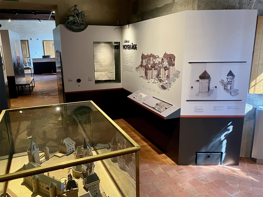 Photographie de l’exposition permanente de la Chambre des Comptes au château de Chambéry.